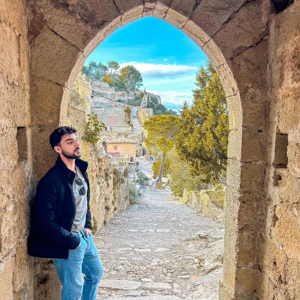 637705099: Chico busca chica en Ceuta