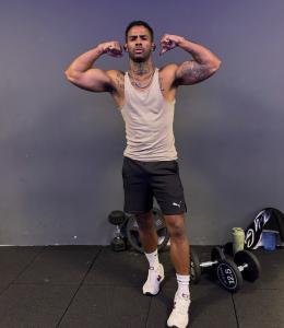 622831461: Chico busca chica en Ibiza