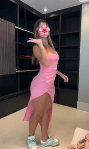 610689471: Chica busca chico en Barcelona