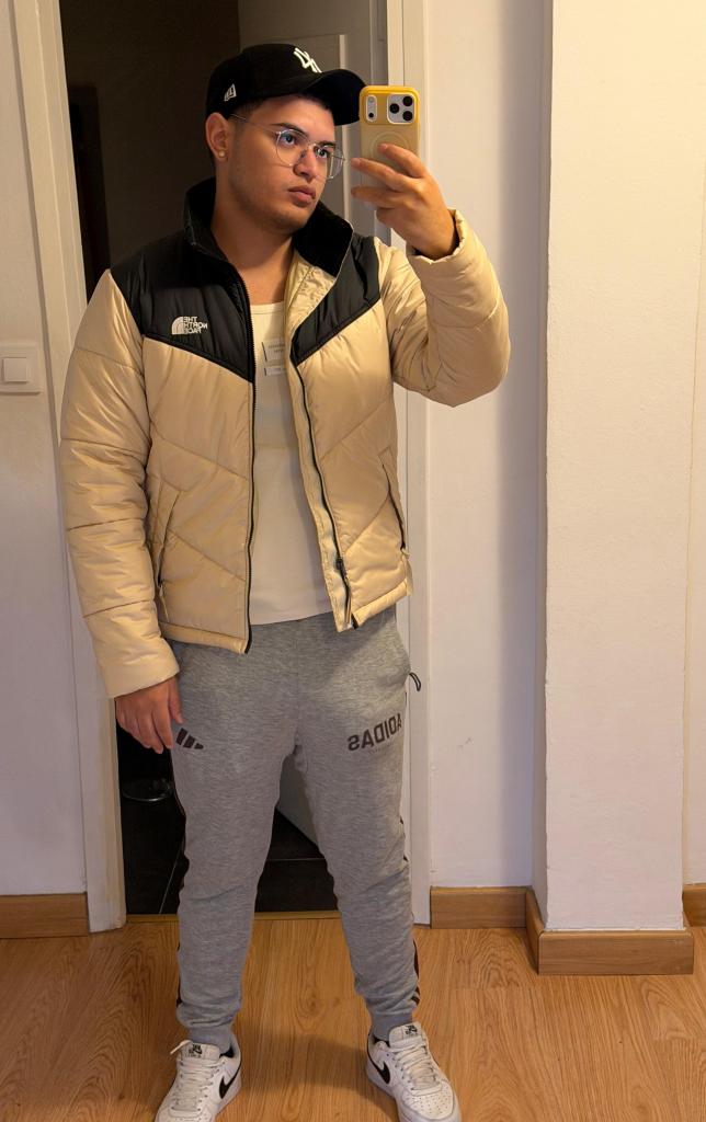 695091078: Chico busca chica en León