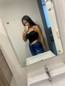 647029966: Chica busca chico en Cádiz