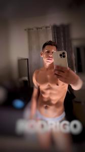 654979926: Chico busca chica en León