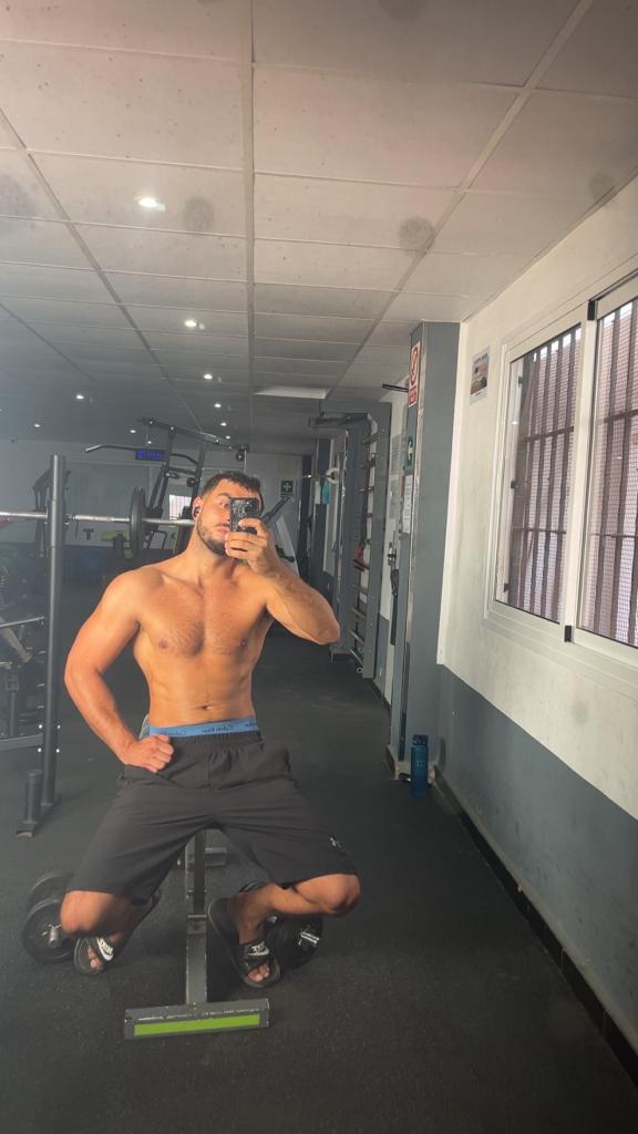 677657024: Chico busca chica en Málaga