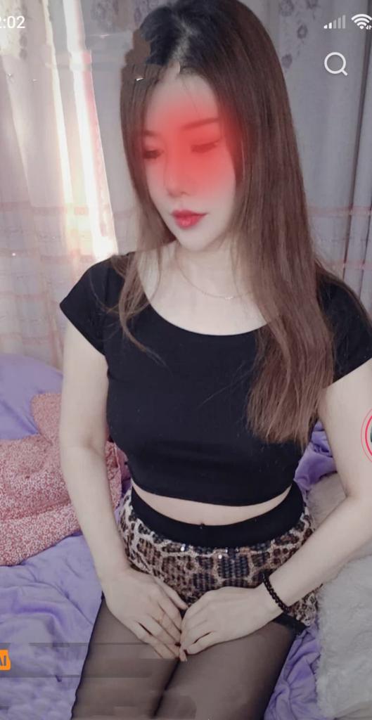 600041501: Chica busca chico en Gerona