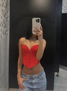 611358838: Chica busca chico en Gerona