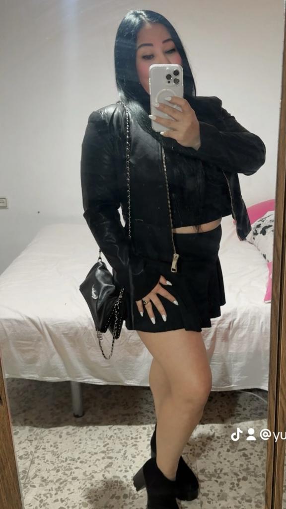 641386518: Chica busca chico en Cádiz