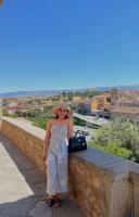 672536649: Chica busca chico en Madrid