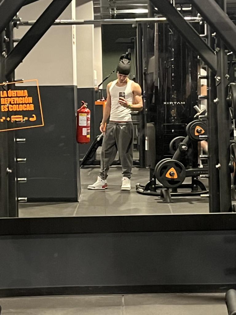 645109802: Chico busca chica en Albacete