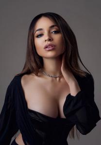 654660979: Chica busca chico en Madrid