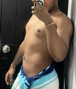 614671822: Chico busca chica en Valencia