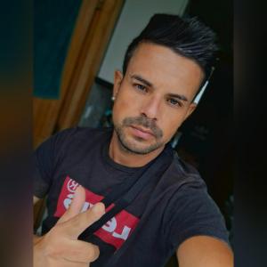 610305950: Chico busca chica en Ibiza