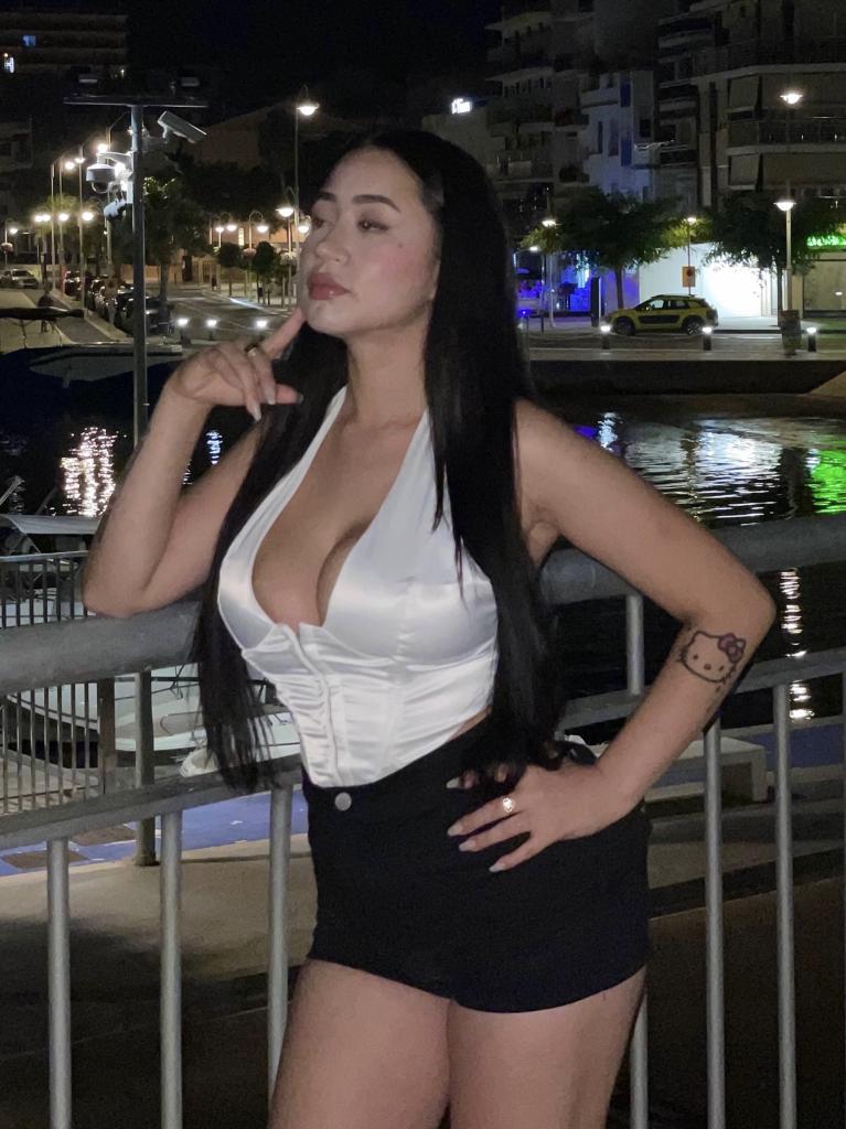 628429961: Chica busca chico en Barcelona