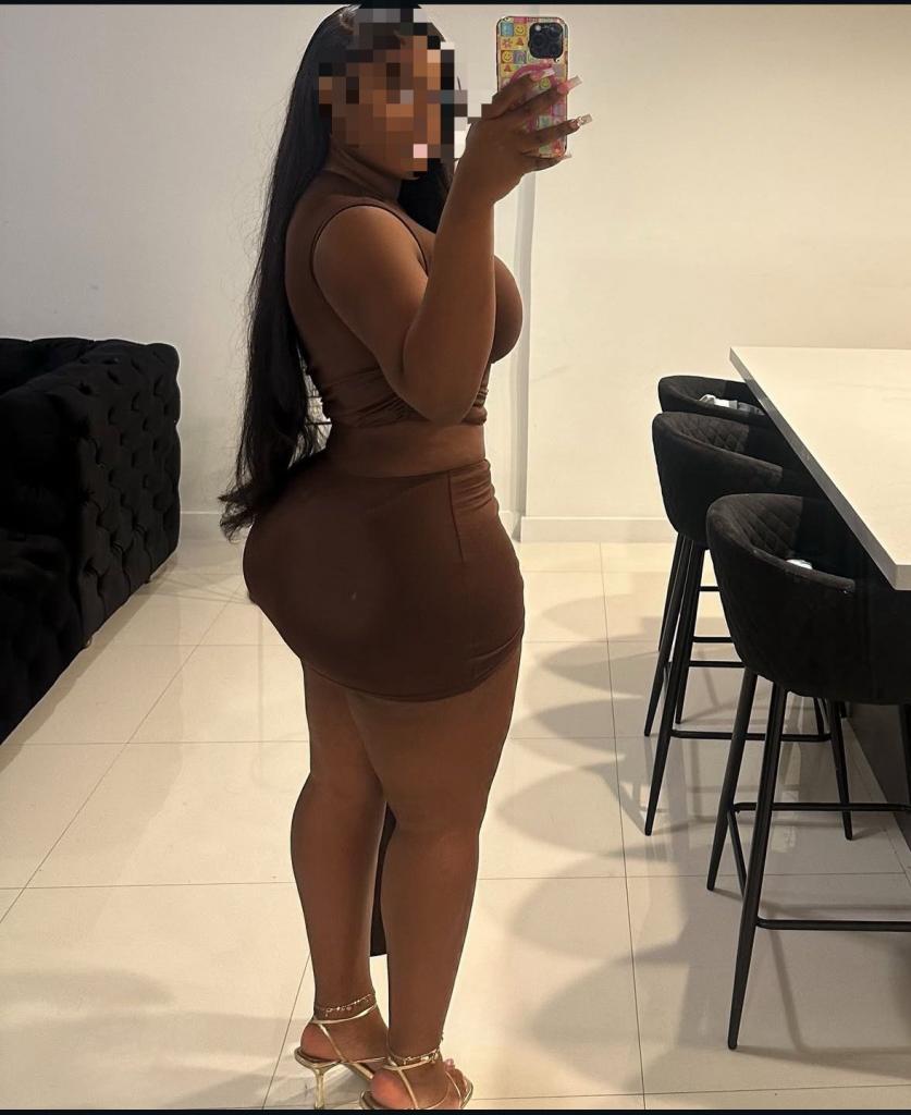 666193048: Chica busca chico en Barcelona