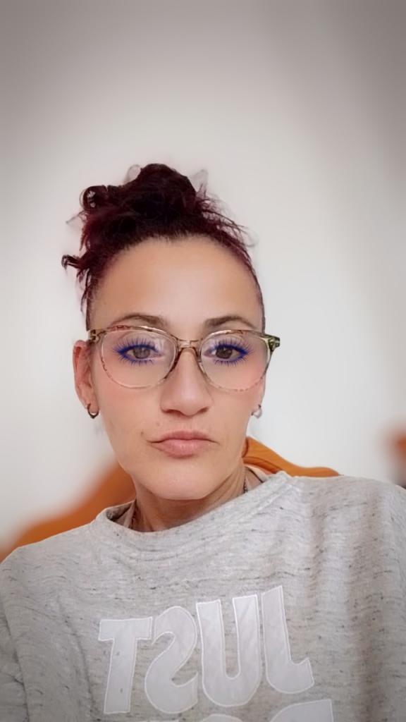 667043580: Chica busca chico en Alicante