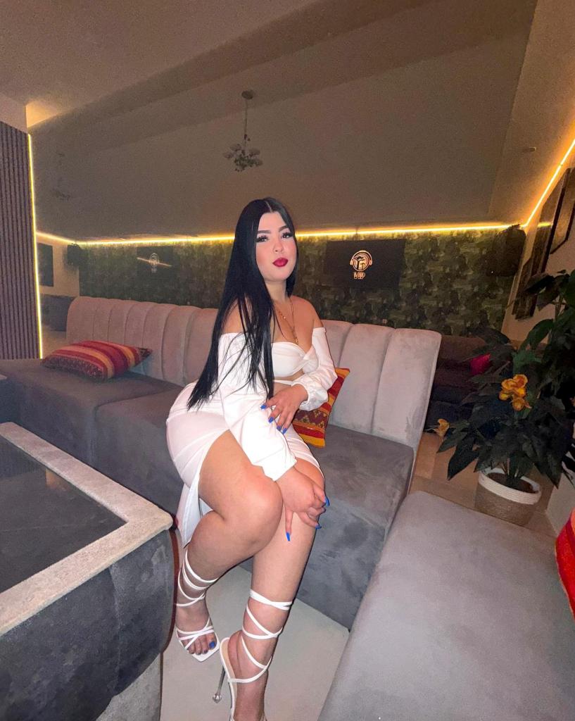 660868769: Chica busca chico en Granada