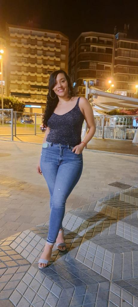 674407972: Chica busca chico en Barcelona
