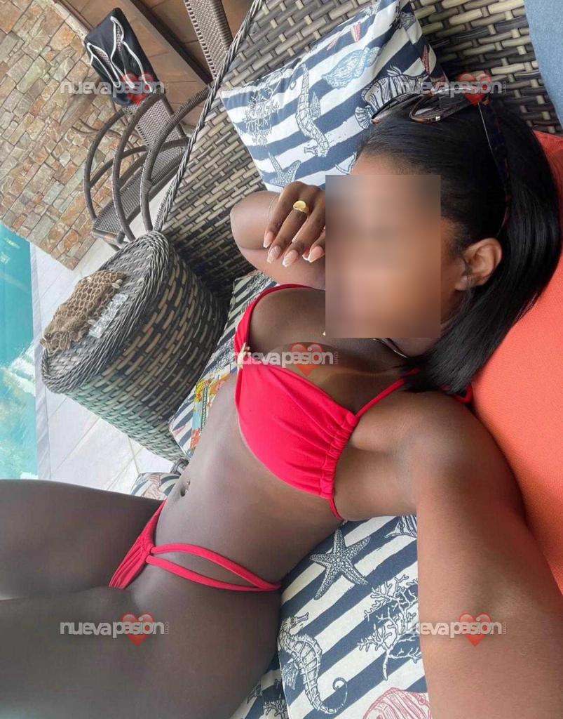 633882439: Chica busca chico en Ibiza