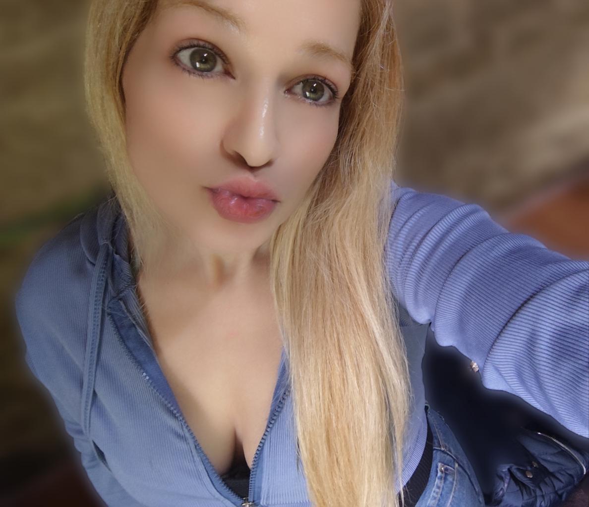 697123246: Chica busca chico en Orense