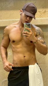 600418013: Chico busca chica en Pontevedra