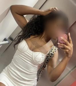 627554309: Chica busca chico en Gerona