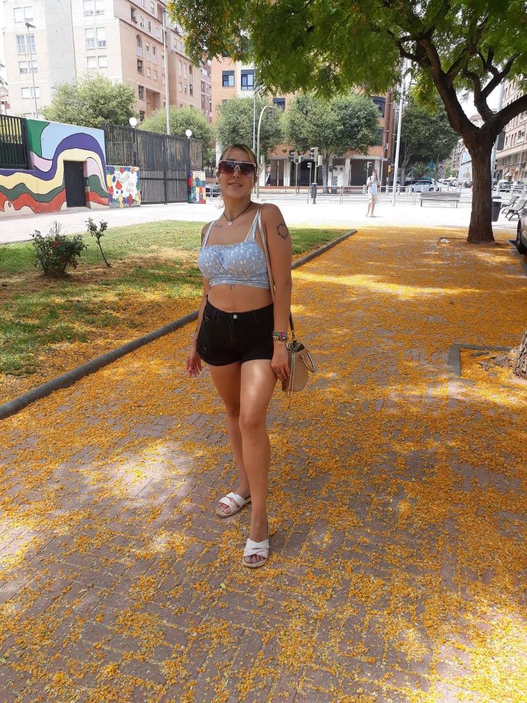 643767242: Chica busca chico en Albacete