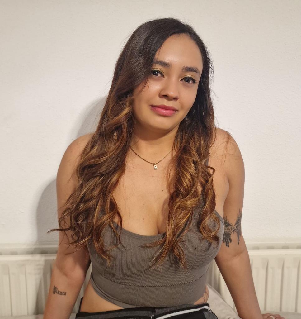 647936882: Chica busca chico en Madrid