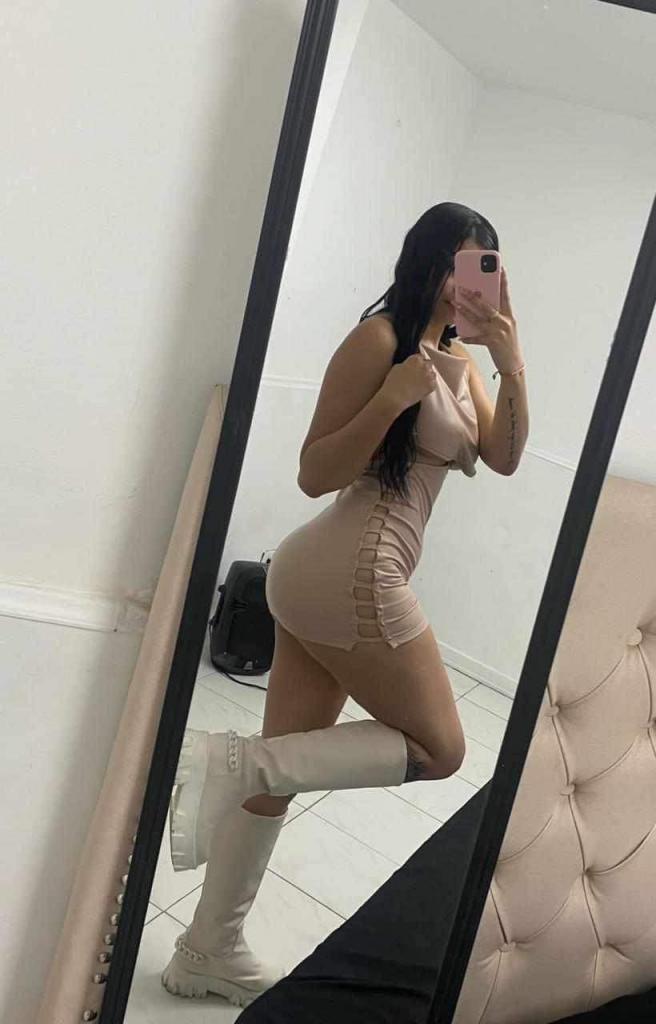 697519976: Chica busca chico en Granada