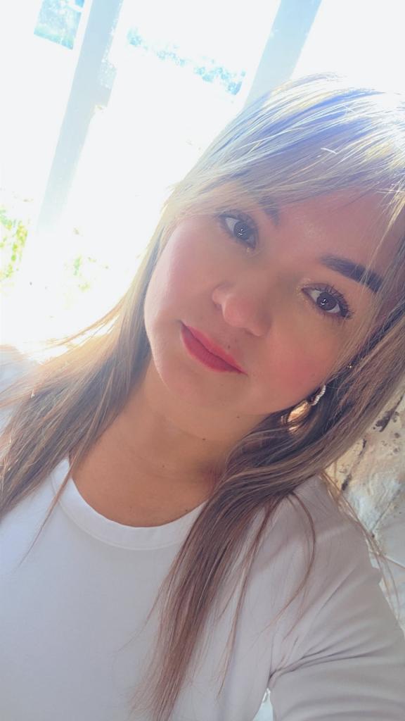 Chica busca chico en Cádiz: 