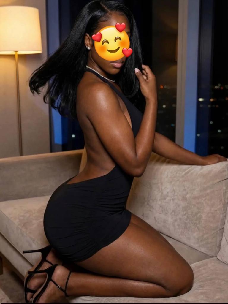 Chica busca chico en Ibiza: 