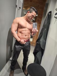 677012724: Chico busca chica en Valencia