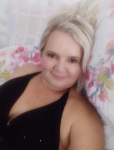 643805158: Chica busca chico en Almería