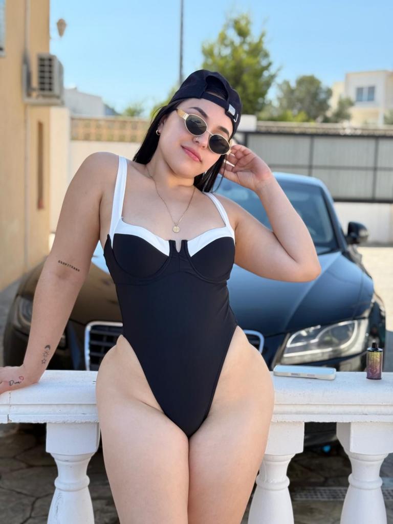 Chica busca chico en Almería: 