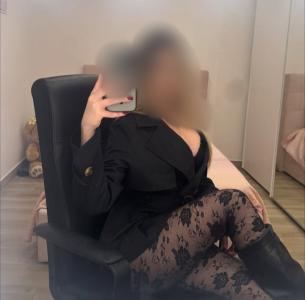643263179: Chica busca chico en Sevilla