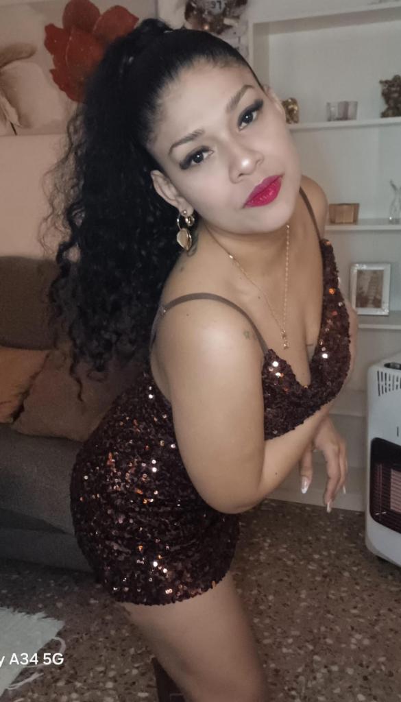 Chica busca chico en Alicante: Chica busca chico