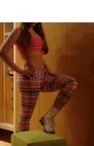 695098503: Chica busca chico en Navarra