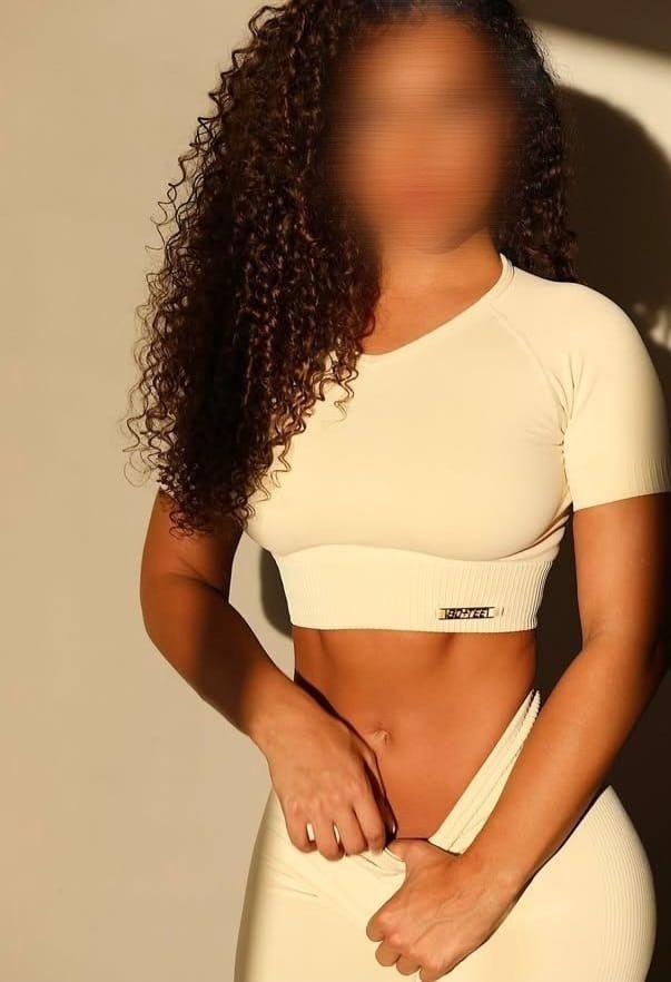 656777200: Chica busca chico en Barcelona