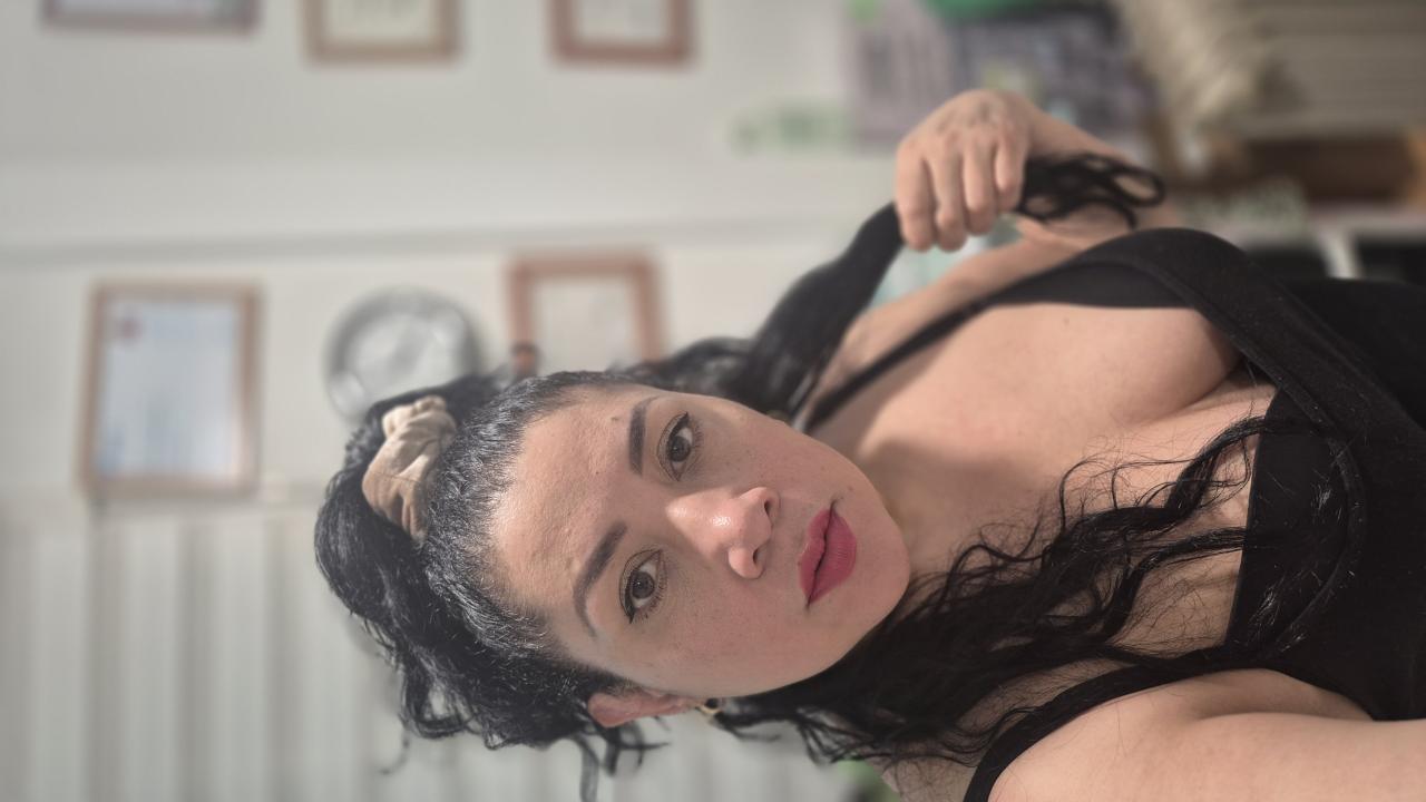 664774683: Chica busca chico en Madrid