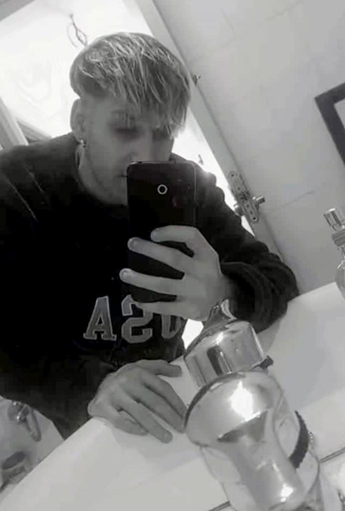 617297243: Chico busca chica en Almería