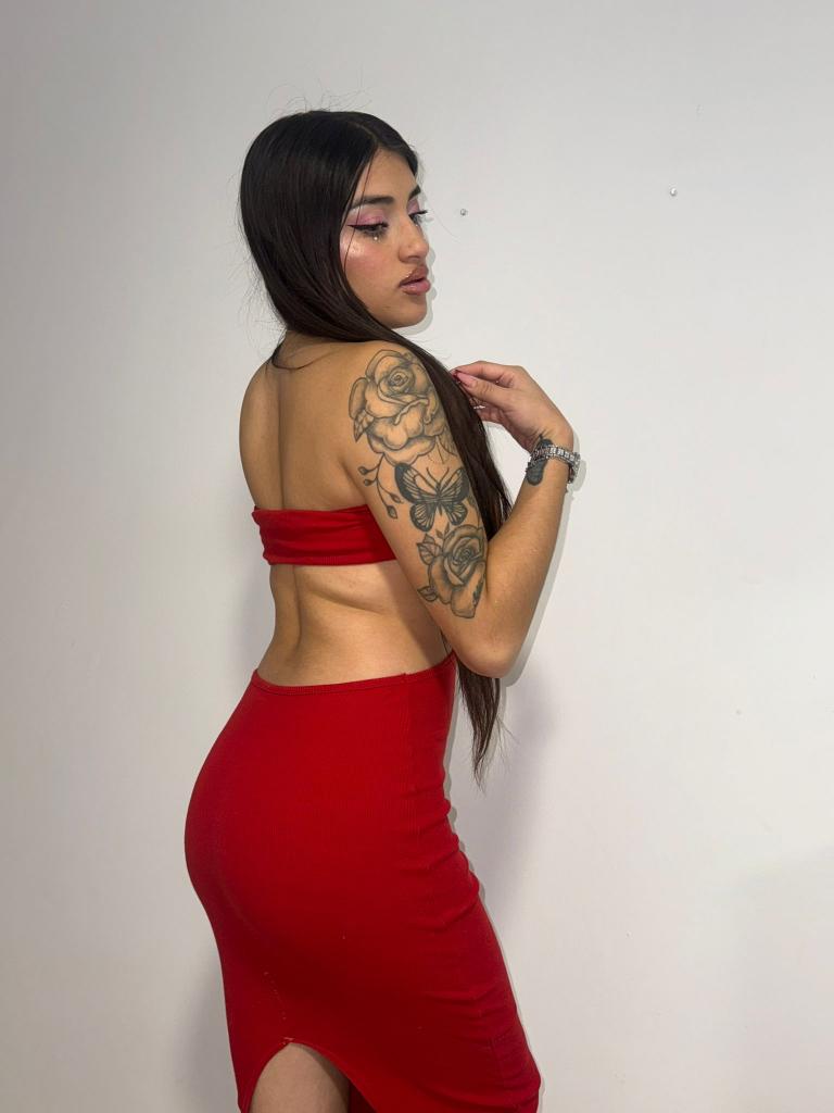 605741952: Chica busca chico en Málaga