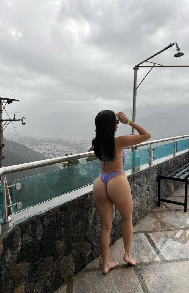 621073966: Chica busca chico en Málaga