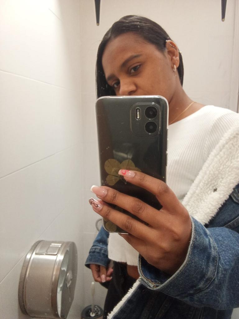 627391135: Chica busca chico en Valencia