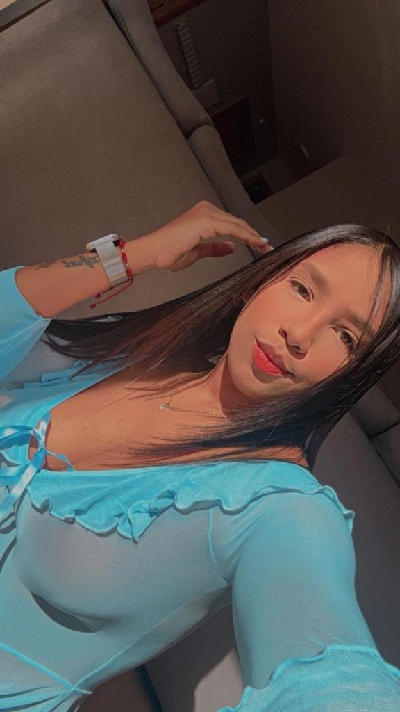 641079140: Chica busca chico en La Coruña