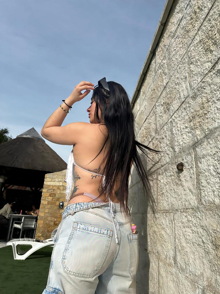 661168954: Chica busca chico en Madrid