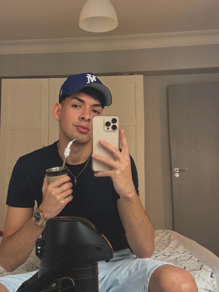 604981520: Chico busca chica en La Coruña