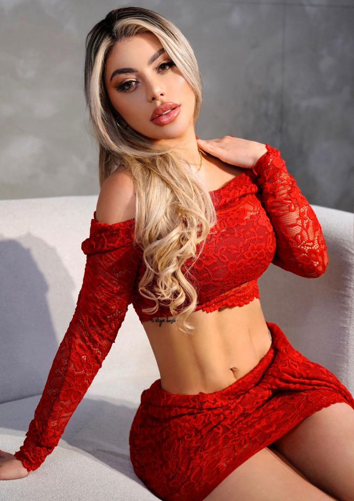 627596789: Chica busca chico en Barcelona