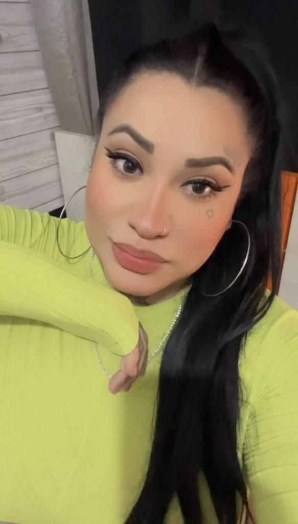 614899504: Chica busca chico en Barcelona