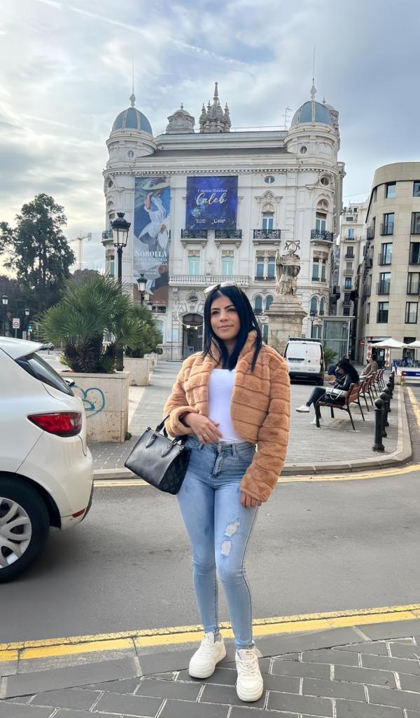 634178219: Chica busca chico en Valencia