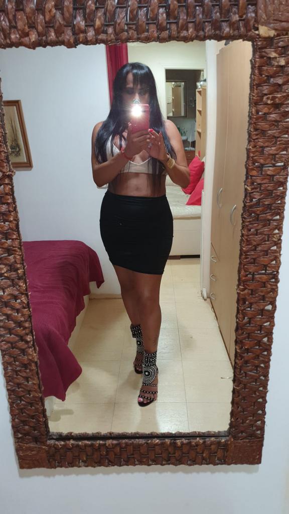 614169588: Transexual en La Coruña