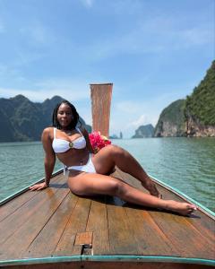 632306316: Chica busca chico en Barcelona