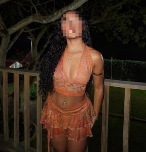 604162349: Chica busca chico en Pontevedra